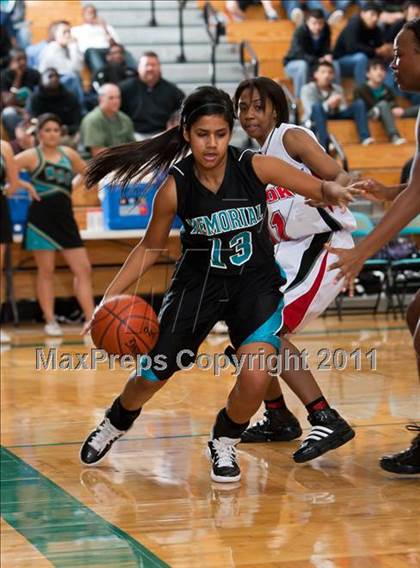 Thumbnail 3 in Pasadena Memorial vs Clear Brook (McDonald's Texas Invitational) photogallery.