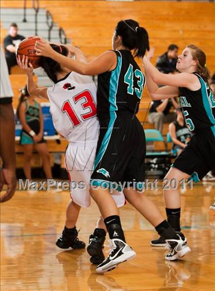 Thumbnail 1 in Pasadena Memorial vs Clear Brook (McDonald's Texas Invitational) photogallery.