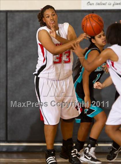 Thumbnail 1 in Pasadena Memorial vs Clear Brook (McDonald's Texas Invitational) photogallery.