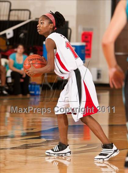 Thumbnail 3 in Pasadena Memorial vs Clear Brook (McDonald's Texas Invitational) photogallery.