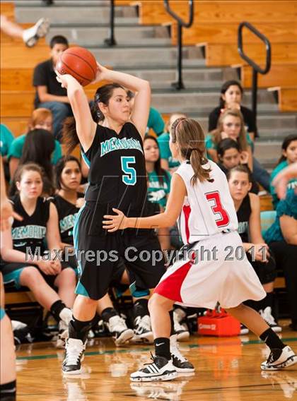 Thumbnail 1 in Pasadena Memorial vs Clear Brook (McDonald's Texas Invitational) photogallery.