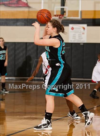 Thumbnail 1 in Pasadena Memorial vs Clear Brook (McDonald's Texas Invitational) photogallery.