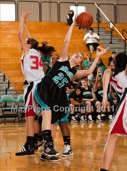 Thumbnail 3 in Pasadena Memorial vs Clear Brook (McDonald's Texas Invitational) photogallery.