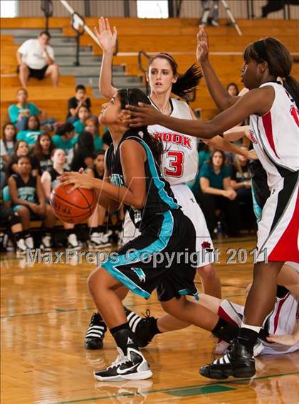 Thumbnail 1 in Pasadena Memorial vs Clear Brook (McDonald's Texas Invitational) photogallery.
