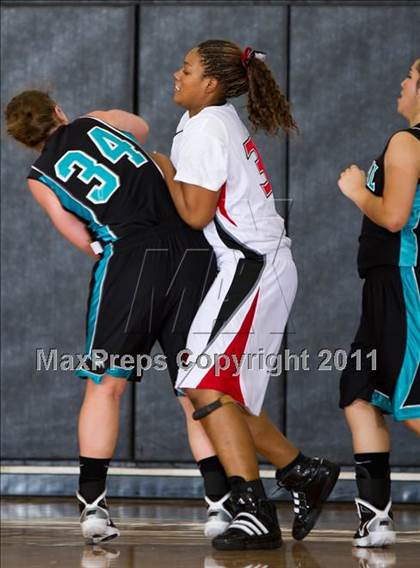 Thumbnail 2 in Pasadena Memorial vs Clear Brook (McDonald's Texas Invitational) photogallery.