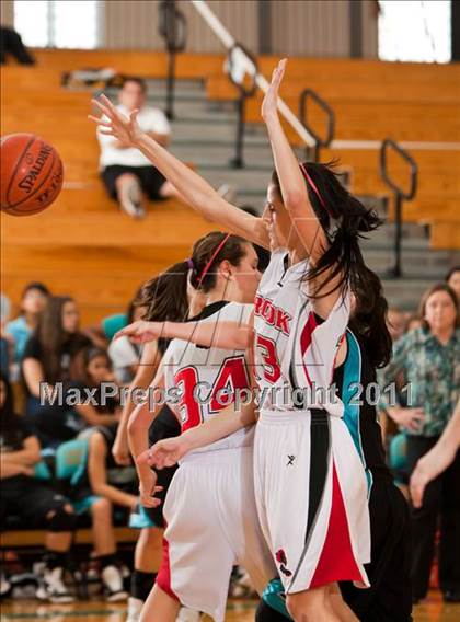 Thumbnail 1 in Pasadena Memorial vs Clear Brook (McDonald's Texas Invitational) photogallery.