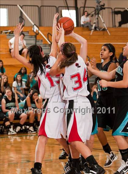 Thumbnail 1 in Pasadena Memorial vs Clear Brook (McDonald's Texas Invitational) photogallery.