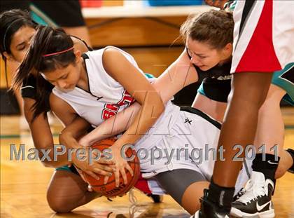 Thumbnail 1 in Pasadena Memorial vs Clear Brook (McDonald's Texas Invitational) photogallery.