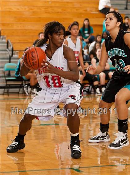 Thumbnail 2 in Pasadena Memorial vs Clear Brook (McDonald's Texas Invitational) photogallery.