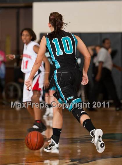 Thumbnail 1 in Pasadena Memorial vs Clear Brook (McDonald's Texas Invitational) photogallery.