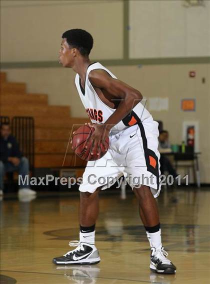 Thumbnail 1 in Florin vs. Foothill (Mark Macres Tournament) photogallery.