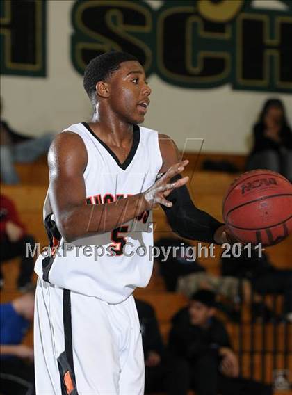 Thumbnail 3 in Florin vs. Foothill (Mark Macres Tournament) photogallery.