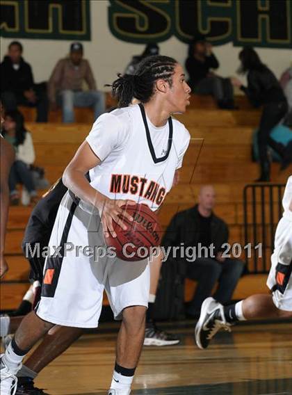 Thumbnail 1 in Florin vs. Foothill (Mark Macres Tournament) photogallery.