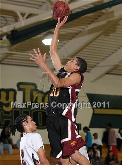 Thumbnail 3 in Florin vs. Foothill (Mark Macres Tournament) photogallery.