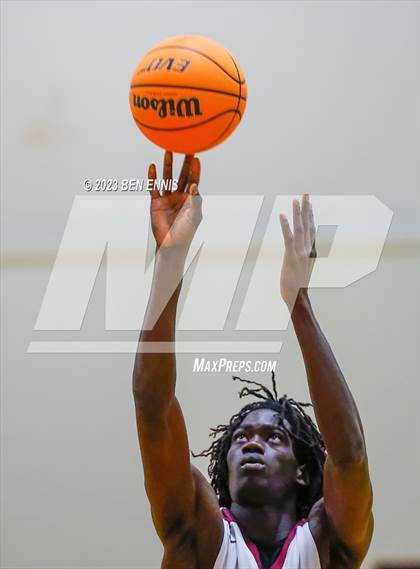 Thumbnail 2 in Walker vs. Chapel Hill (Lemon Street Classic) photogallery.