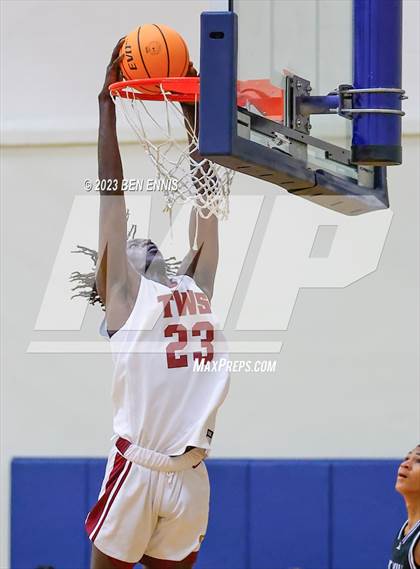 Thumbnail 1 in Walker vs. Chapel Hill (Lemon Street Classic) photogallery.