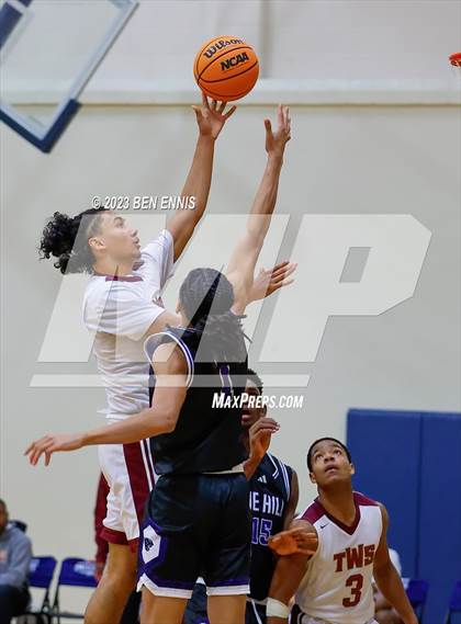 Thumbnail 1 in Walker vs. Chapel Hill (Lemon Street Classic) photogallery.