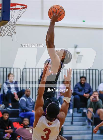 Thumbnail 1 in Walker vs. Chapel Hill (Lemon Street Classic) photogallery.