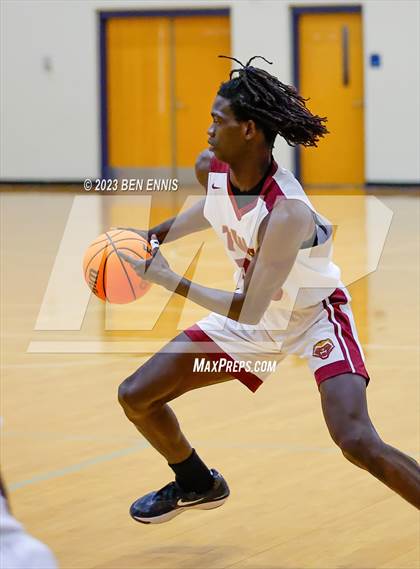 Thumbnail 3 in Walker vs. Chapel Hill (Lemon Street Classic) photogallery.