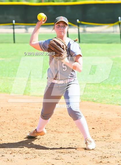 Thumbnail 2 in Salpointe Catholic vs. Bradshaw Mountain (AIA 4A Semifinal) photogallery.