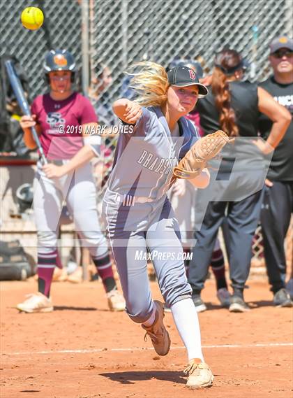 Thumbnail 3 in Salpointe Catholic vs. Bradshaw Mountain (AIA 4A Semifinal) photogallery.