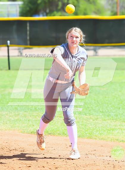 Thumbnail 3 in Salpointe Catholic vs. Bradshaw Mountain (AIA 4A Semifinal) photogallery.