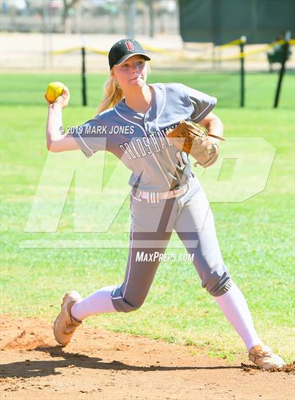 Thumbnail 2 in Salpointe Catholic vs. Bradshaw Mountain (AIA 4A Semifinal) photogallery.