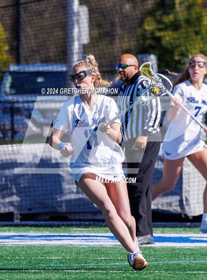Thumbnail 3 in Darien vs. New Canaan photogallery.