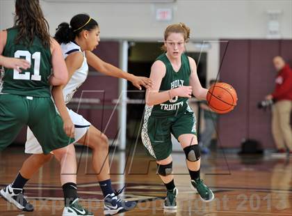 Thumbnail 3 in William Penn Charter vs. Holy Trinity (Philly-NY Challenge) photogallery.