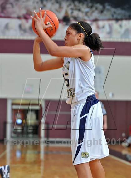 Thumbnail 1 in William Penn Charter vs. Holy Trinity (Philly-NY Challenge) photogallery.