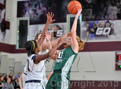 Thumbnail 3 in William Penn Charter vs. Holy Trinity (Philly-NY Challenge) photogallery.