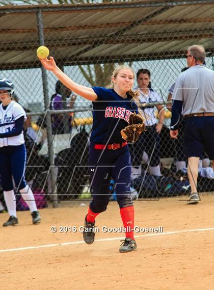 Thumbnail 1 in Washington vs. Grassfield photogallery.