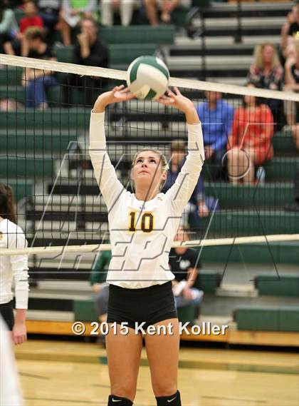 Thumbnail 1 in Adams @ Lake Orion photogallery.