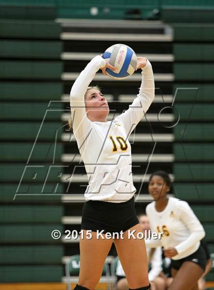 Thumbnail 2 in Adams @ Lake Orion photogallery.