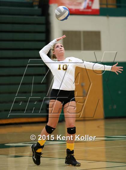 Thumbnail 3 in Adams @ Lake Orion photogallery.