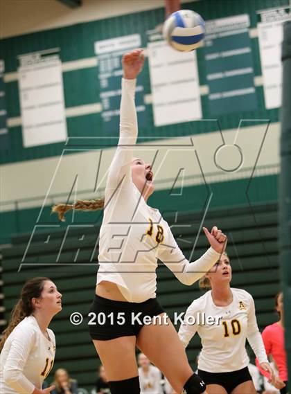 Thumbnail 3 in Adams @ Lake Orion photogallery.