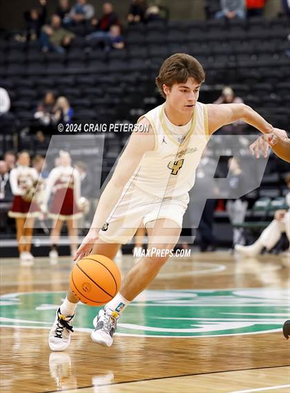 Thumbnail 2 in Logan vs. Cottonwood (UHSAA 4A Quarterfinals) photogallery.