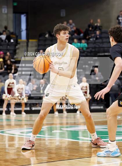 Thumbnail 1 in Logan vs. Cottonwood (UHSAA 4A Quarterfinals) photogallery.