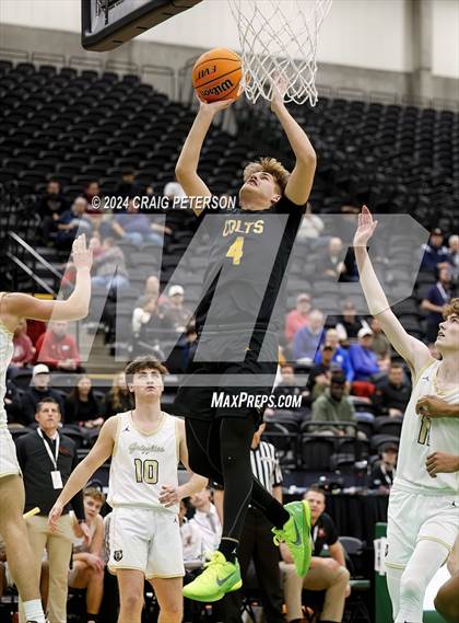 Thumbnail 1 in Logan vs. Cottonwood (UHSAA 4A Quarterfinals) photogallery.