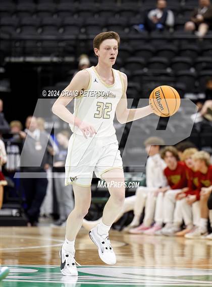 Thumbnail 3 in Logan vs. Cottonwood (UHSAA 4A Quarterfinals) photogallery.