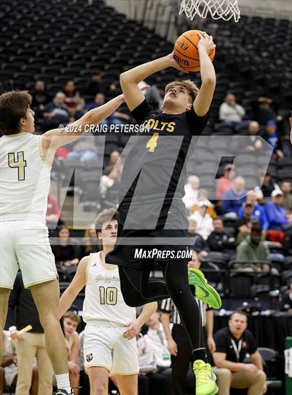 Thumbnail 3 in Logan vs. Cottonwood (UHSAA 4A Quarterfinals) photogallery.