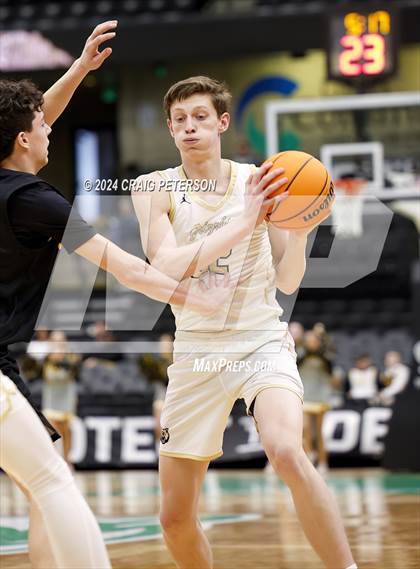 Thumbnail 1 in Logan vs. Cottonwood (UHSAA 4A Quarterfinals) photogallery.