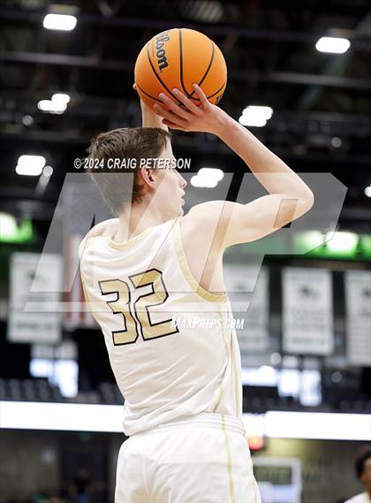 Thumbnail 2 in Logan vs. Cottonwood (UHSAA 4A Quarterfinals) photogallery.