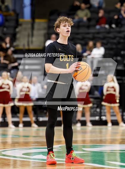 Thumbnail 2 in Logan vs. Cottonwood (UHSAA 4A Quarterfinals) photogallery.