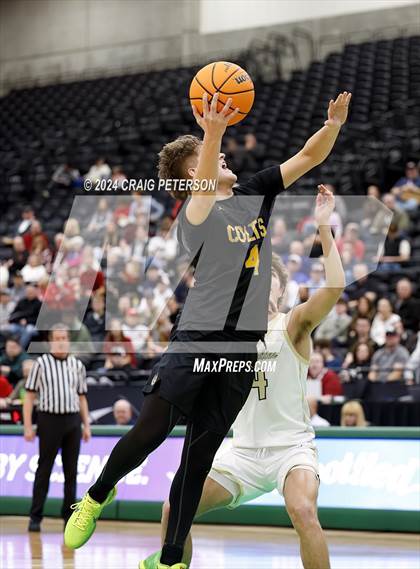 Thumbnail 3 in Logan vs. Cottonwood (UHSAA 4A Quarterfinals) photogallery.