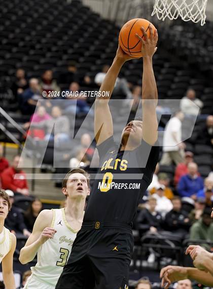 Thumbnail 2 in Logan vs. Cottonwood (UHSAA 4A Quarterfinals) photogallery.