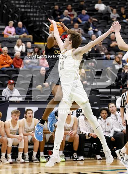 Thumbnail 3 in Logan vs. Cottonwood (UHSAA 4A Quarterfinals) photogallery.