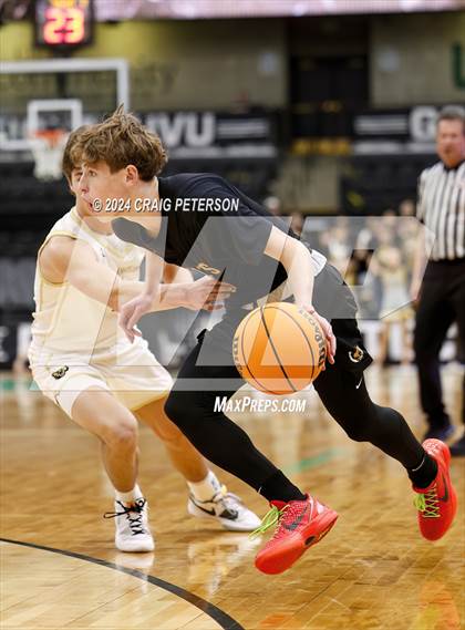 Thumbnail 3 in Logan vs. Cottonwood (UHSAA 4A Quarterfinals) photogallery.