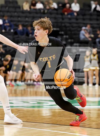 Thumbnail 1 in Logan vs. Cottonwood (UHSAA 4A Quarterfinals) photogallery.