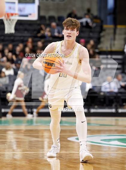 Thumbnail 3 in Logan vs. Cottonwood (UHSAA 4A Quarterfinals) photogallery.
